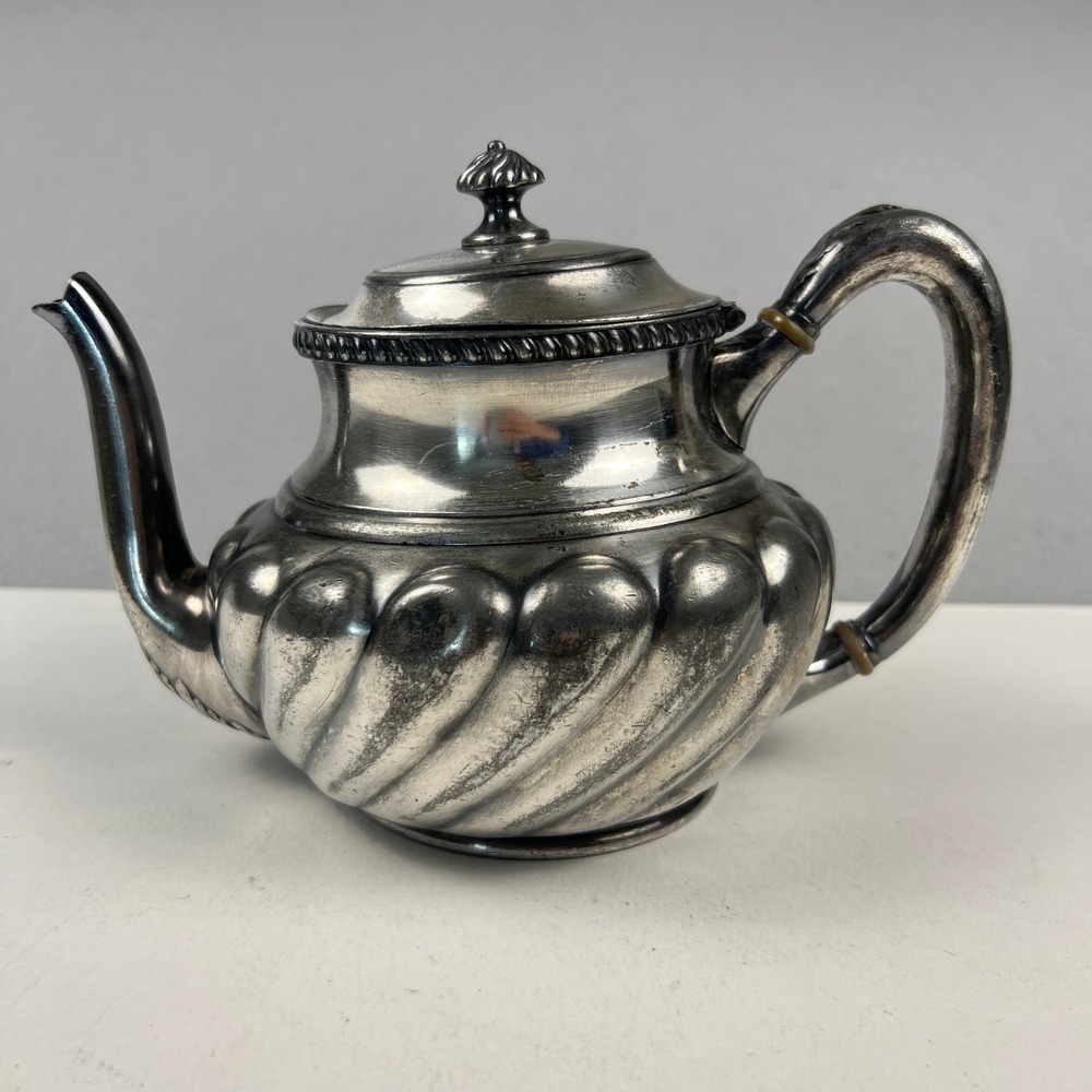 Reed & Barton Teapot Silver Plated 6.5in Silver Melon Ribbed Gadroon Victorian